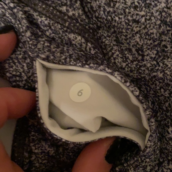 Lululemon cropped grey leggings! - Picture 2 of 3